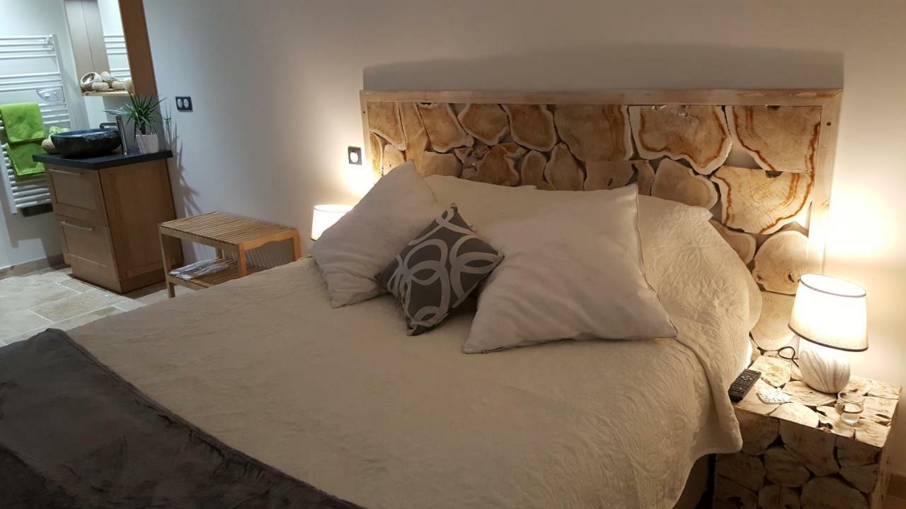 Au Charme De Pepiole Bed & Breakfast